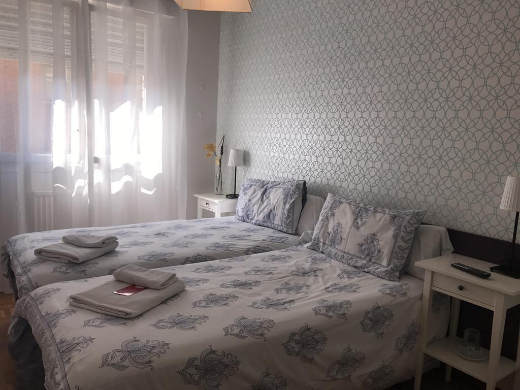 Alojamientos Iruna Pamplona Dış mekan fotoğraf
