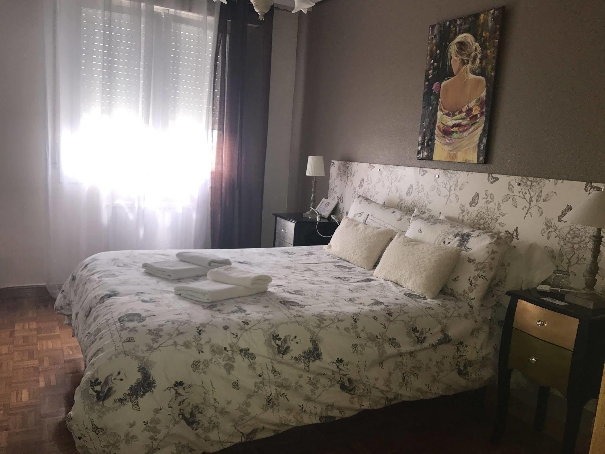 Alojamientos Iruna Pamplona Dış mekan fotoğraf